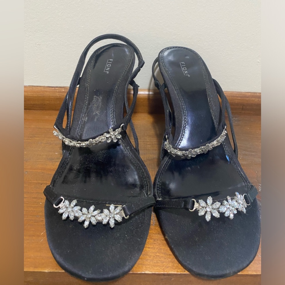 FIONI Clothing Black Sandals with Silver Floral Rhinestone Accents